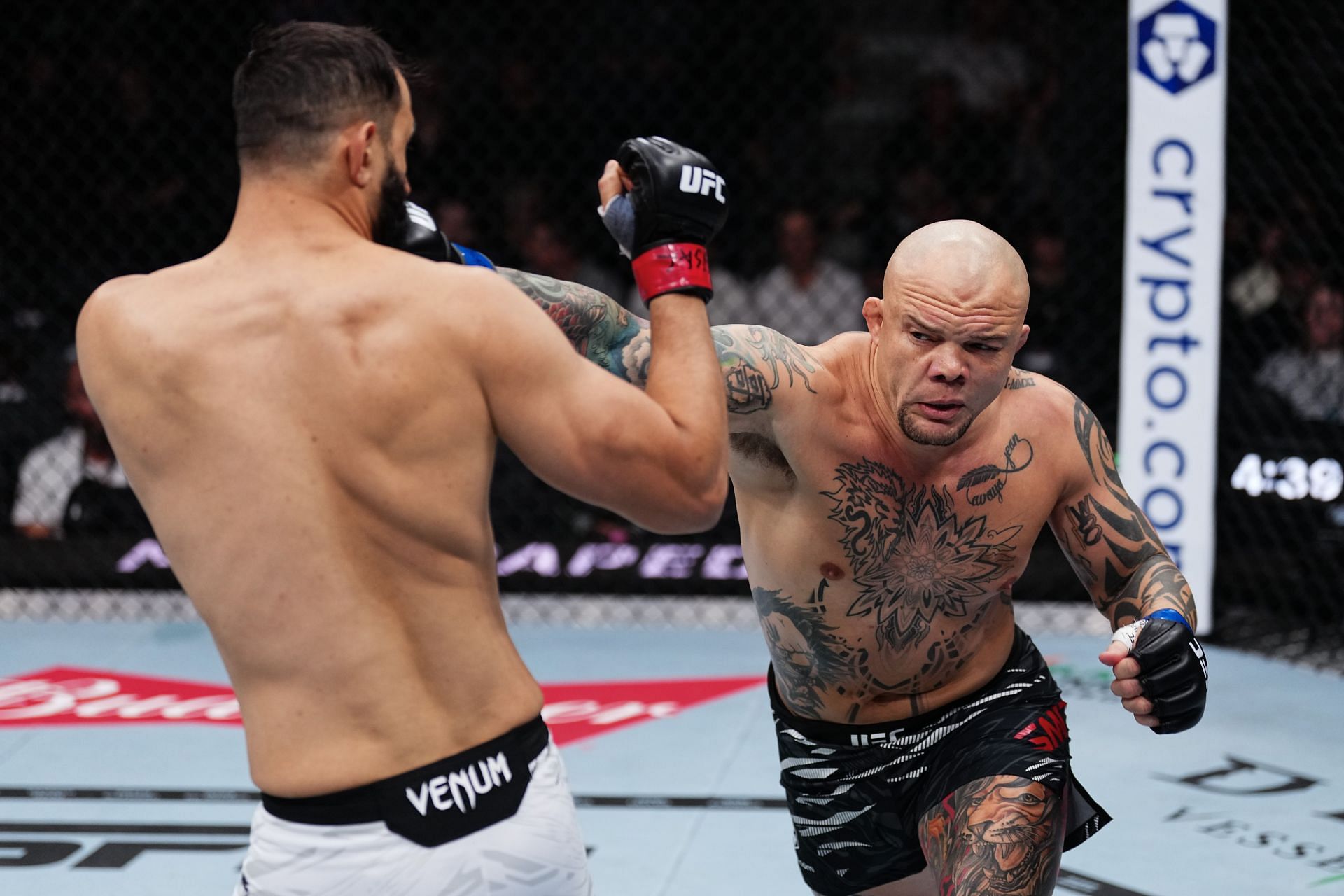 UFC 310: Reyes v Smith